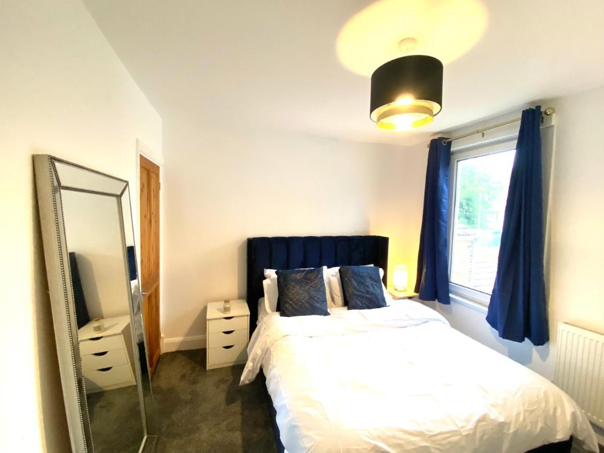 Medway Getaway - 3 Bed Home With Luxury Bathroom チャタム エクステリア 写真