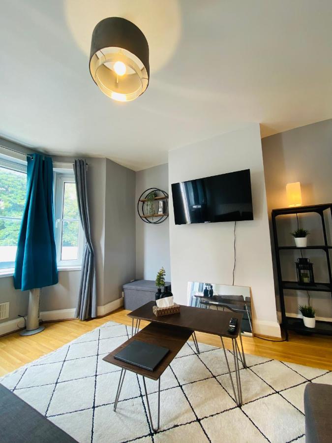 Medway Getaway - 3 Bed Home With Luxury Bathroom チャタム エクステリア 写真