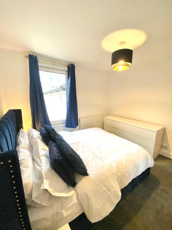 Medway Getaway - 3 Bed Home With Luxury Bathroom チャタム エクステリア 写真