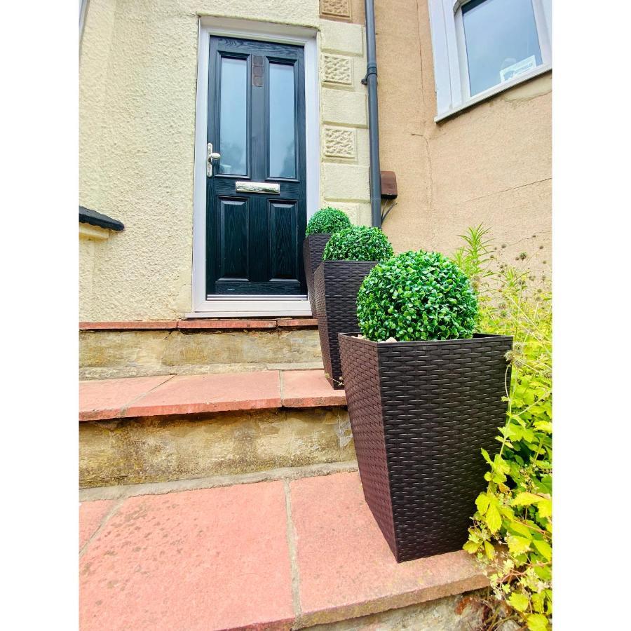 Medway Getaway - 3 Bed Home With Luxury Bathroom チャタム エクステリア 写真