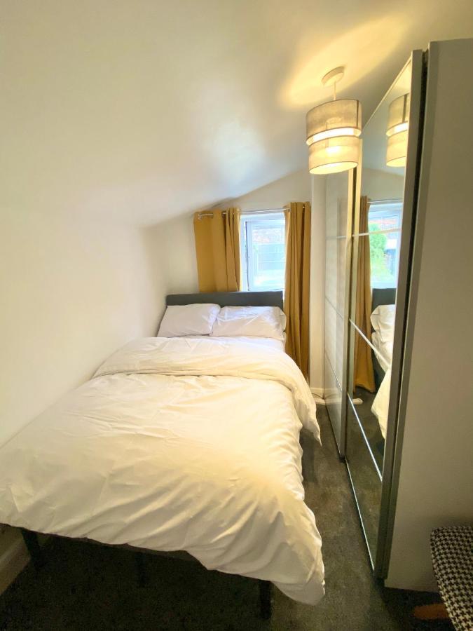Medway Getaway - 3 Bed Home With Luxury Bathroom チャタム エクステリア 写真