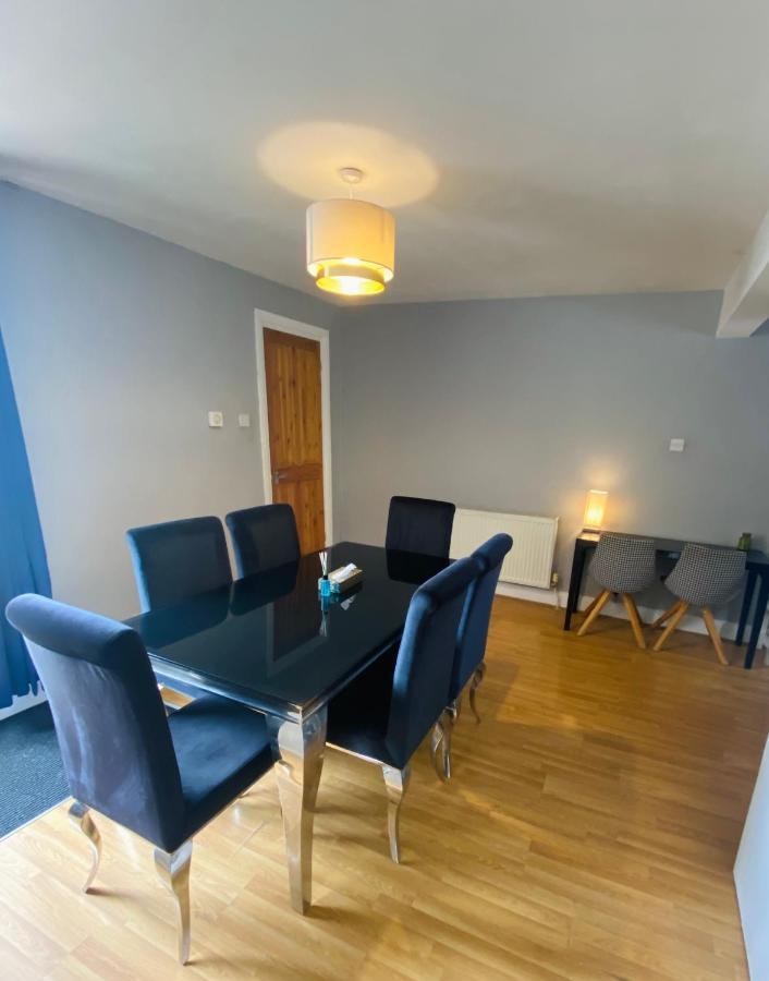 Medway Getaway - 3 Bed Home With Luxury Bathroom チャタム エクステリア 写真