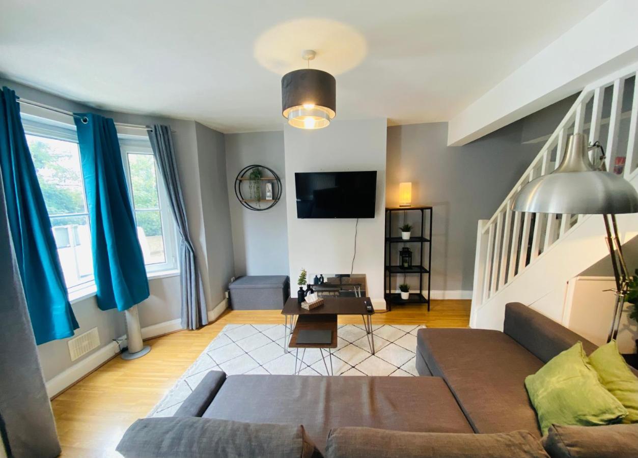 Medway Getaway - 3 Bed Home With Luxury Bathroom チャタム エクステリア 写真