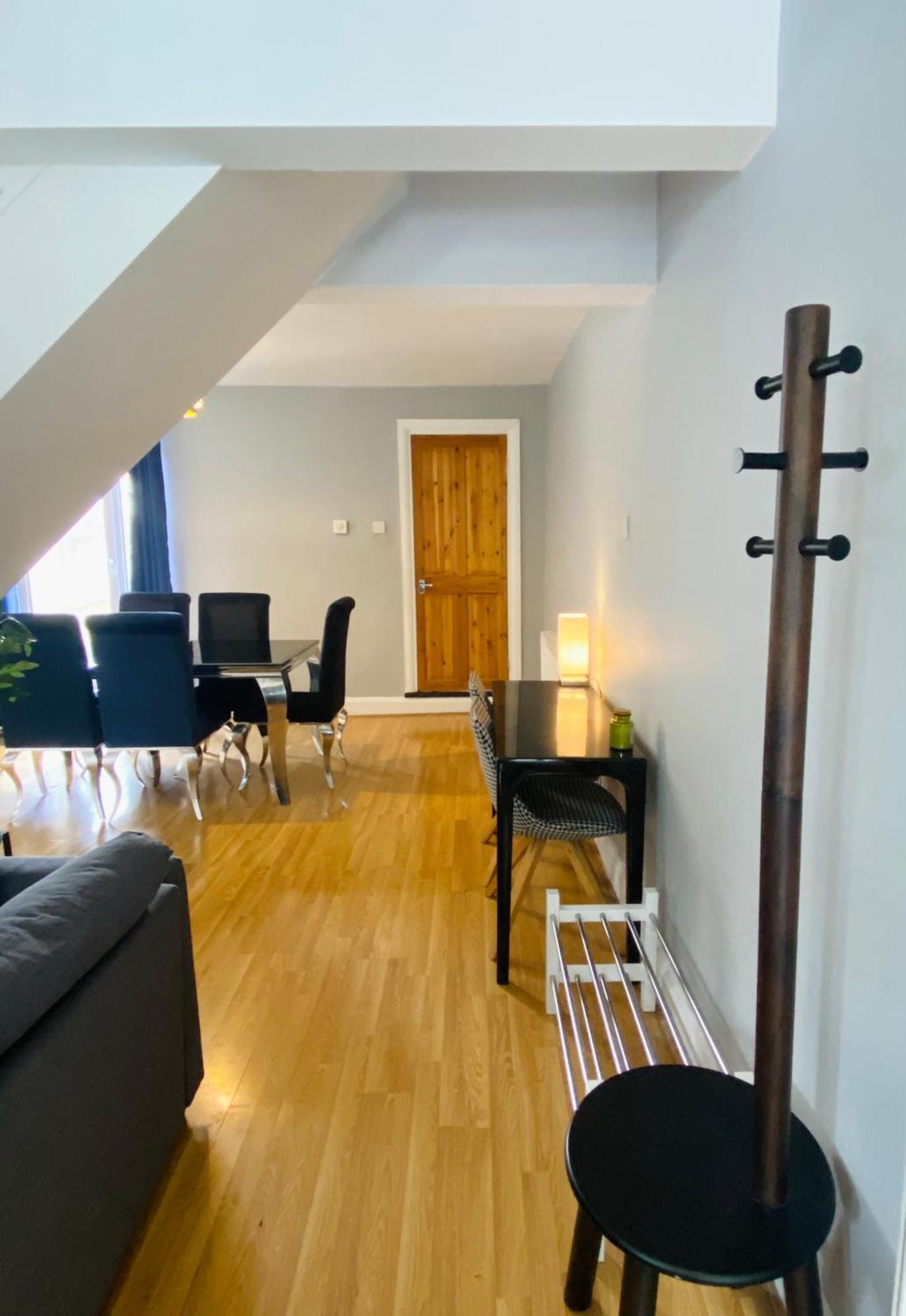Medway Getaway - 3 Bed Home With Luxury Bathroom チャタム エクステリア 写真
